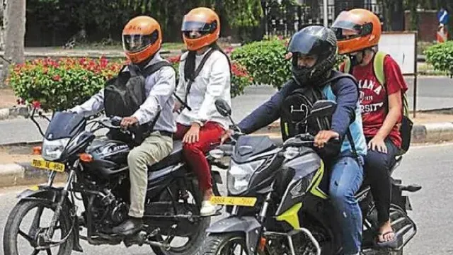 ઓનલાઈન રાઈડ બુકિંગને લઈને સરકારે નવા નિયમો જાહેર કર્યા છે,  જે અંતર્ગત ‘એડવાન્સ ટિપ’ પર પ્રતિબંધ મૂકવામાં આવ્યો છે,  નવા નિયમથી કેબ અને રાઈડ બુકિંગ કરતી વખતે ગ્રાહકો માટેની ચુકવણી પ્રક્રિયામાં મહત્વનો બદલાવ આવશે.