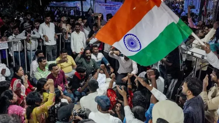 રાંચીમાં વિદ્યાર્થીઓનું આંદોલન વધુ ઉગ્ર બન્યું છે, સરકાર સાથે યોજાયેલી ત્રીજી બેઠક પણ નિષ્ફળ રહેતા ઉમેદવારોમાં રોષ વધ્યો છે અને પોતાની માંગણીઓના નિરાકરણ માટે વિરોધ વધુ તેજ કરવાની ચેતવણી આપવામાં આવી છે.