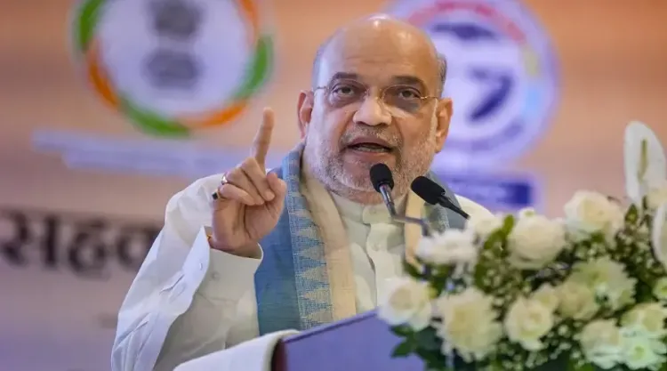 ISI સમર્થિત શહઝાદ ભટ્ટી નેટવર્ક સામે દેશવ્યાપી કાર્યવાહી હાથ ધરાઈ છે, સુરક્ષા એજન્સીઓની કાર્યવાહીમાં 200થી વધુ લોકોની ધરપકડ કરવામાં આવી હોવાના અહેવાલ છે, નેટવર્કની પ્રવૃત્તિઓ અને સંભવિત કનેક્શનો અંગે તપાસ વધુ તેજ બની છે.